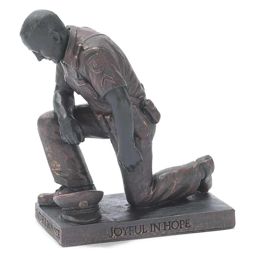 Dicksons Statue POLICE OFFICER PRAYER FIGURINE